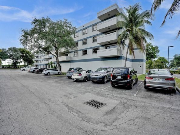 1891 N 61st Ave B215, Hollywood FL 33024