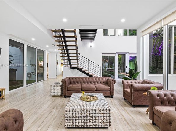 1816 SW 23rd St, Miami FL 33145