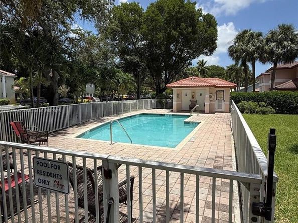 8964 NW 38th Dr 7, Coral Springs FL 33065