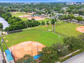 3202 Taft St, Hollywood FL 33021