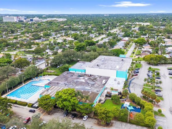 3202 Taft St, Hollywood FL 33021