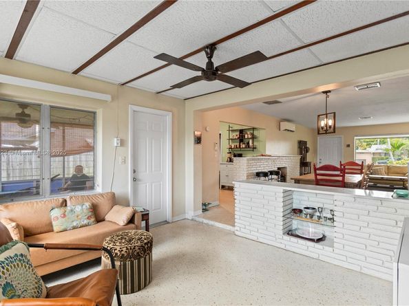 3202 Taft St, Hollywood FL 33021