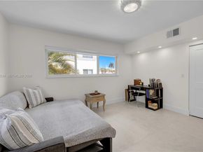 462 Golden Isles Dr 211, Hallandale Beach FL 33009