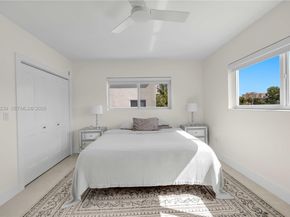 462 Golden Isles Dr 211, Hallandale Beach FL 33009