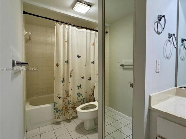 9143D SW 23rd St, Davie FL 33324