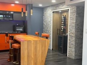 4550 NW 9th St 520E, Miami FL 33126