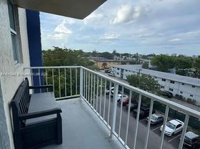 4550 NW 9th St 520E, Miami FL 33126