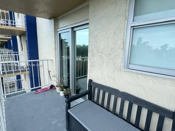 4550 NW 9th St 520E, Miami FL 33126