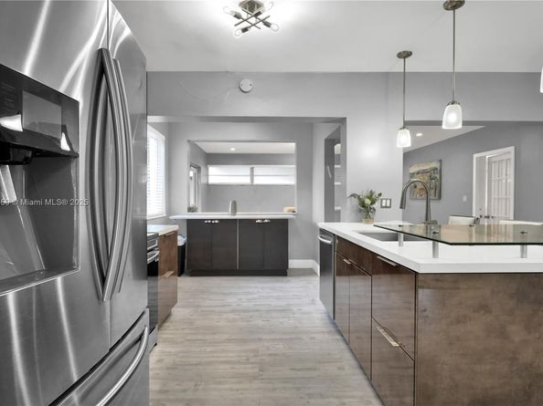810 NE 182nd St, North Miami Beach FL 33162