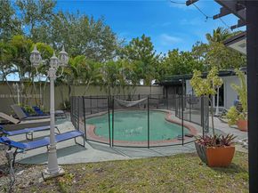 810 NE 182nd St, North Miami Beach FL 33162