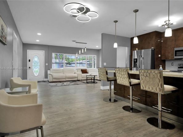 810 NE 182nd St, North Miami Beach FL 33162