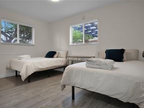 810 NE 182nd St, North Miami Beach FL 33162