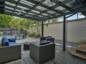 810 NE 182nd St, North Miami Beach FL 33162