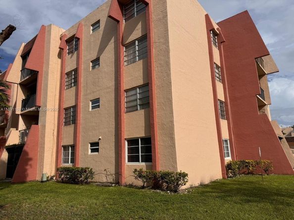 13701 Kendale Lakes Cir B111, Miami FL 33183