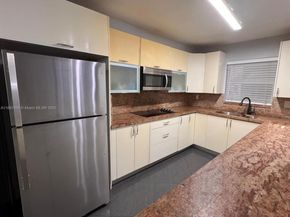 13701 Kendale Lakes Cir B111, Miami FL 33183