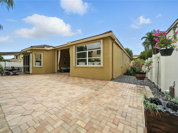 5034 SW 161st Ave, Miramar FL 33027