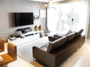 6436 NW 104th Ct, Doral FL 33178