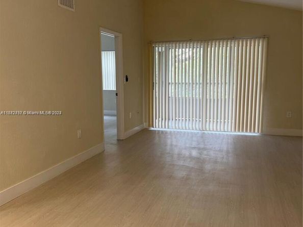 2811 N Oakland Forest Dr 309, Oakland Park FL 33309