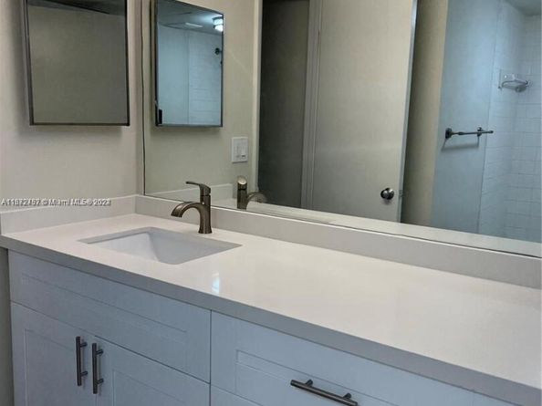 2811 N Oakland Forest Dr 309, Oakland Park FL 33309