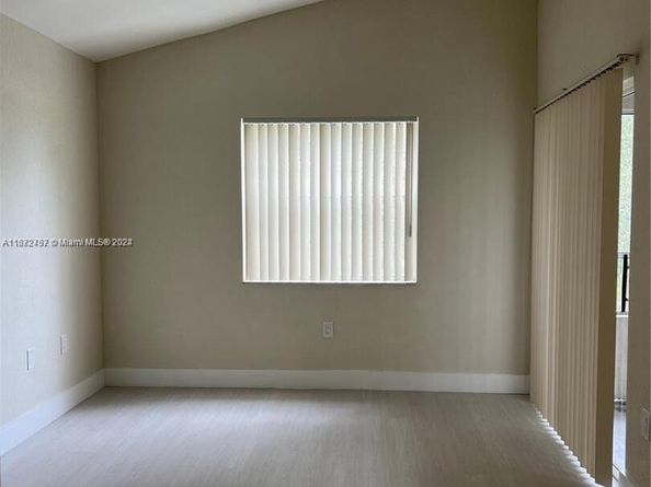 2811 N Oakland Forest Dr 309, Oakland Park FL 33309