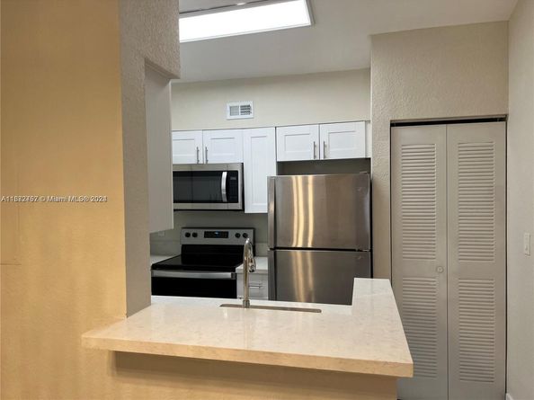 2811 N Oakland Forest Dr 309, Oakland Park FL 33309