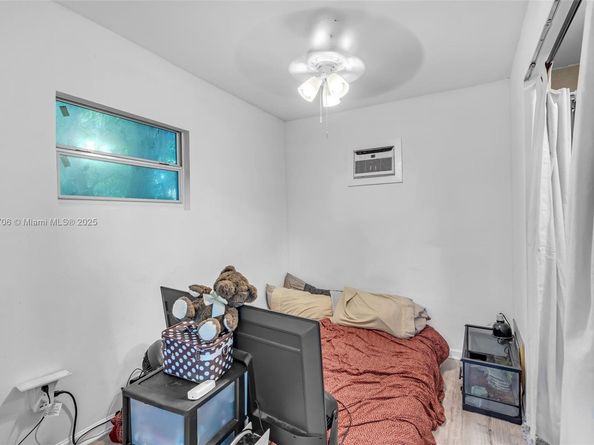 3380 NW 8th Pl, Lauderhill FL 33311