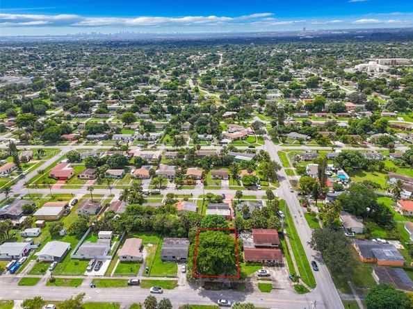 3380 NW 8th Pl, Lauderhill FL 33311