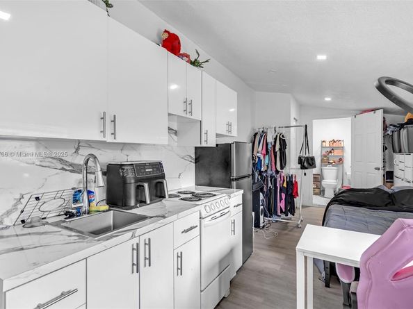 3380 NW 8th Pl, Lauderhill FL 33311