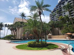 540 Brickell Key Dr 1524, Miami FL 33131
