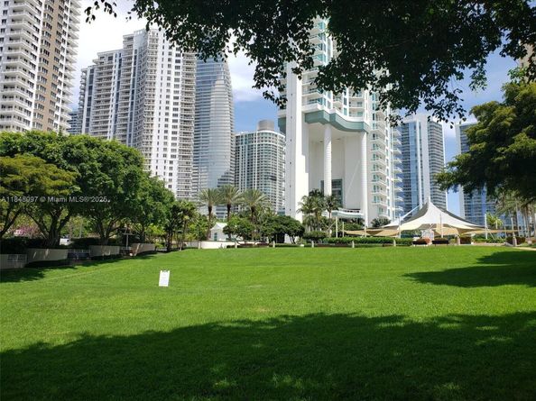 540 Brickell Key Dr 1524, Miami FL 33131