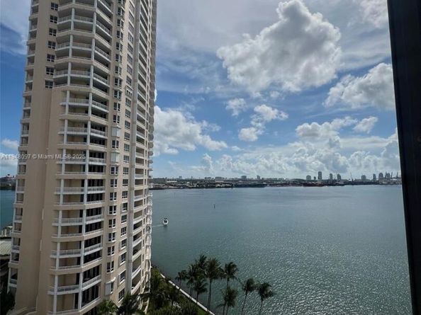 540 Brickell Key Dr 1524, Miami FL 33131