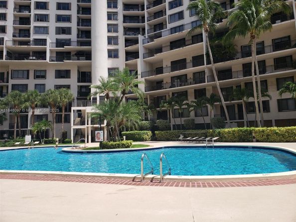 540 Brickell Key Dr 1524, Miami FL 33131