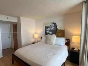 540 Brickell Key Dr 1524, Miami FL 33131