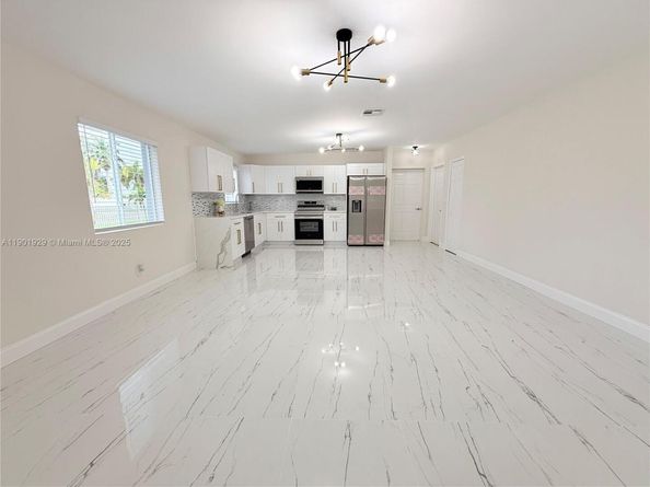 4340 SW 19th St, West Park FL 33023