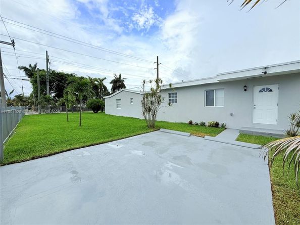 4340 SW 19th St, West Park FL 33023