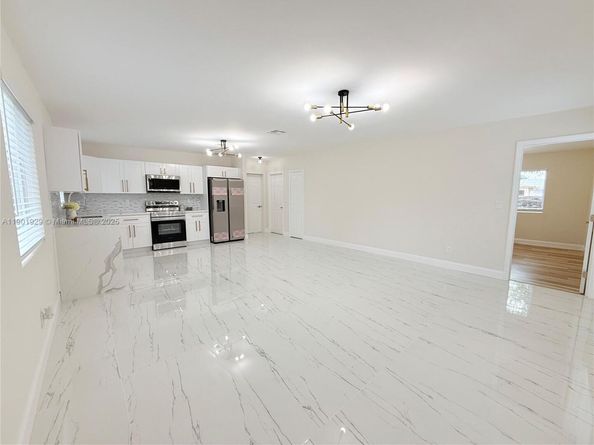 4340 SW 19th St, West Park FL 33023