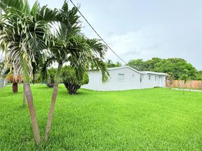 4340 SW 19th St, West Park FL 33023