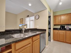 8119 NW 17th Mnr 8119, Plantation FL 33322