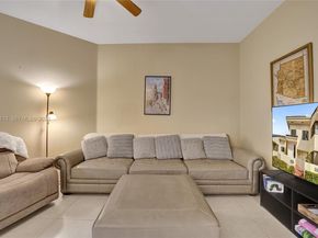 8119 NW 17th Mnr 8119, Plantation FL 33322