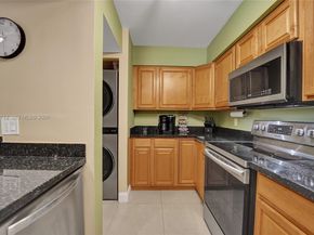 8119 NW 17th Mnr 8119, Plantation FL 33322
