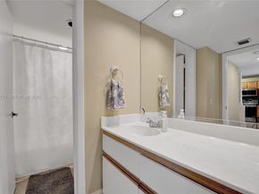8119 NW 17th Mnr 8119, Plantation FL 33322