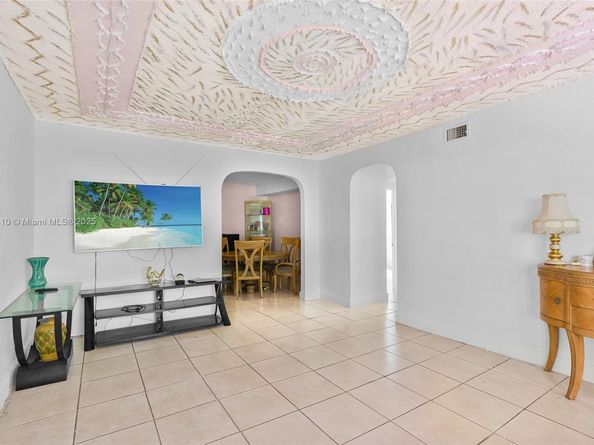 12037 NW 8th Ave, North Miami FL 33168