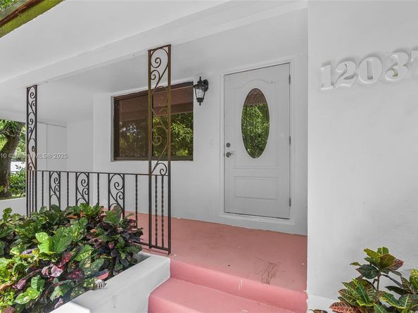12037 NW 8th Ave, North Miami FL 33168