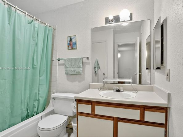 875 Riverside Dr 716, Coral Springs FL 33071