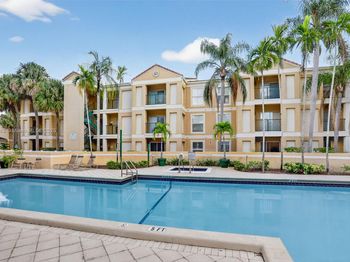 875 Riverside Dr