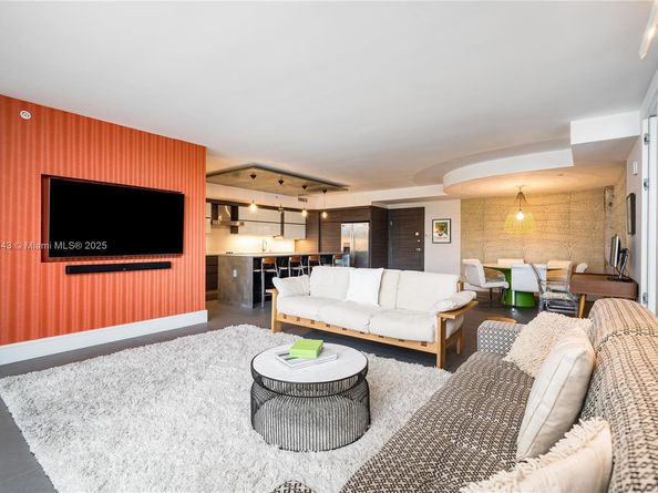 2155 Washington Ct 407, Miami Beach FL 33139