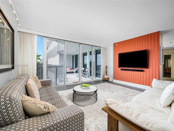 2155 Washington Ct 407, Miami Beach FL 33139