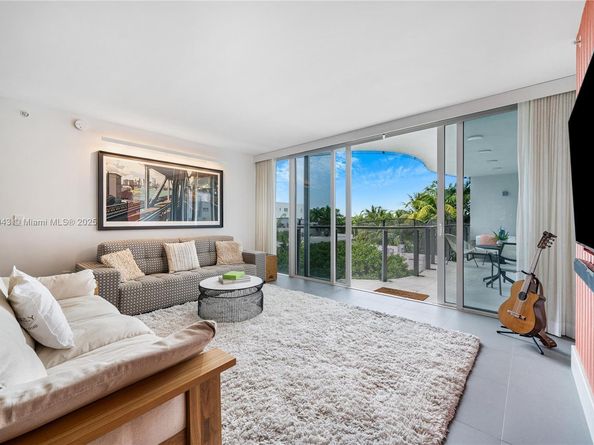 2155 Washington Ct 407, Miami Beach FL 33139