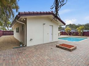 4925 Tyler St, Hollywood FL 33021