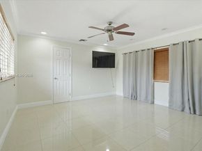 4925 Tyler St, Hollywood FL 33021